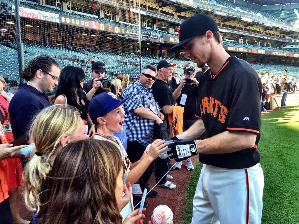 SFGiants's tweet photo. In awe 👀 of the #Duffman #SFGiants http://t.co/xXCb4FF1m6