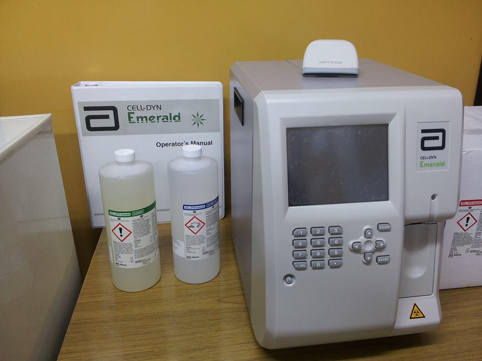 Ayudale_ar's tweet photo. Entregamos el Contador Hematologico al Servicio de Hematologia del Hospital Penna !! http://t.co/SlFf6PsXNI