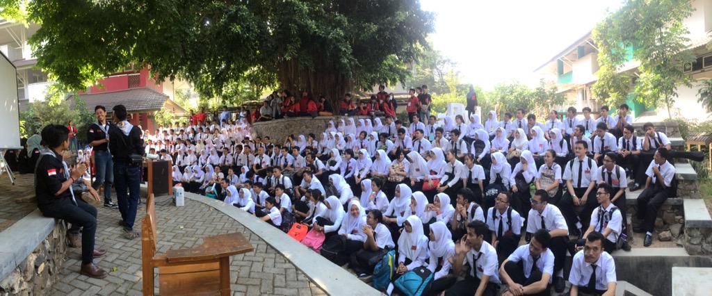 Rame banget nih teman2 2015! Kali ini kami sedang mendengarkan presentasi dari <a href="/Archidipala/">Archidipala UNDIP</a>. Salam lestari!