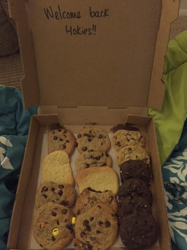 im_a_hokie's tweet photo. #ProTip always say yes to @CampusCookiesVT http://t.co/j1f5DEE0jW