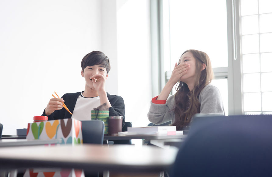 Apinkiesne's tweet photo. tvN 두번째스무살 오혜미 &amp; 김민수 
#손나은 #김민재 #두번째스무살기대기대 #두번째스무살 http://t.co/myhSEXVLPk