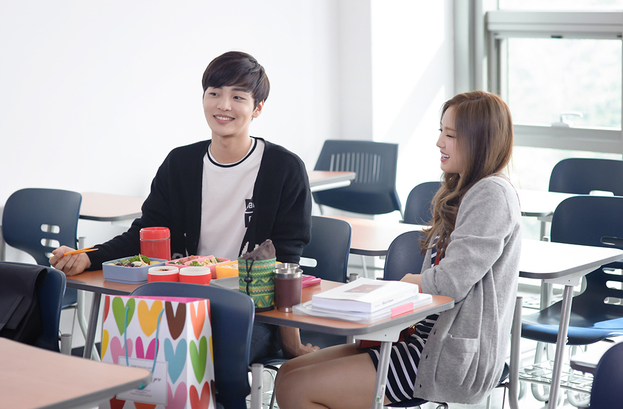 Apinkiesne's tweet photo. tvN 두번째스무살 오혜미 &amp; 김민수 
#손나은 #김민재 #두번째스무살기대기대 #두번째스무살 http://t.co/myhSEXVLPk