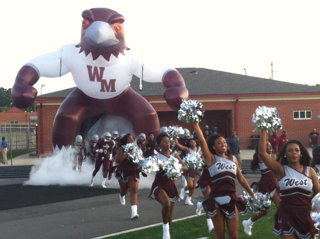 WestMeckSports's tweet photo. Great win tonight for the Hawks! http://t.co/yn8P3TWScq