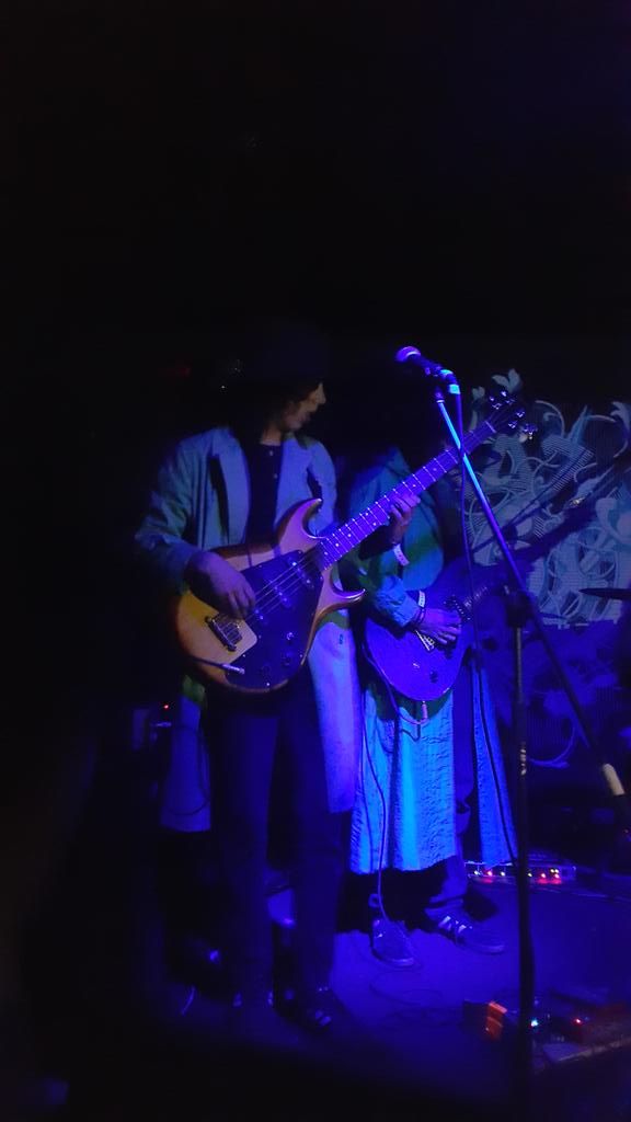 daramogo's tweet image. En escena, desde Quito @MaquinaCamaleon en @HermosoRuido