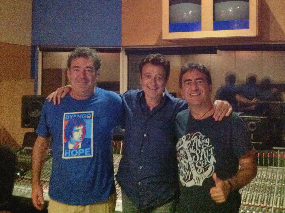 manologarciacia's tweet photo. De Juan Carlos Garcia: "Otra vez disfrutando de trabajar con amigos!!!" #ManoloGarcía #JuanCarlosGarcia #AntonioFidel http://t.co/yqmfHXuJ8h