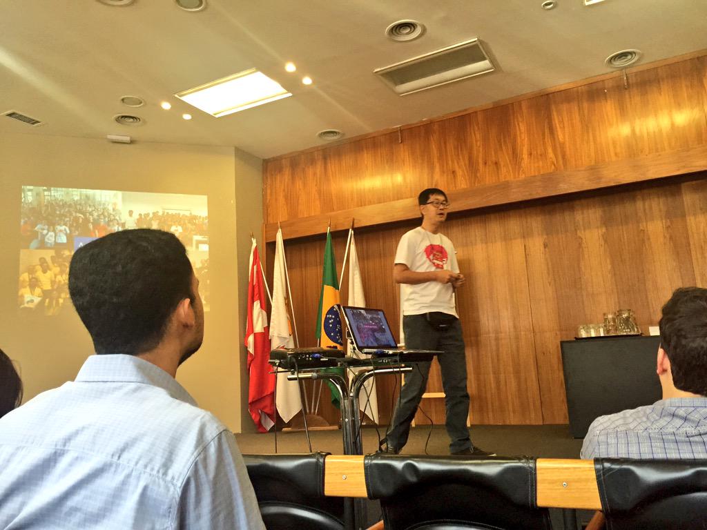 DevIsland's tweet image. #uaipython #pythonmg começou, com @fmasanori!