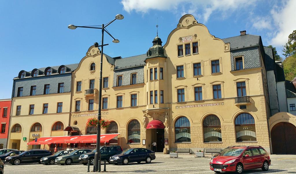 Luzicka23's tweet image. po letech znovu v Náchodě.
je tu pořád stejně krásně. 
#Nachod #hotelBeranek #radnice