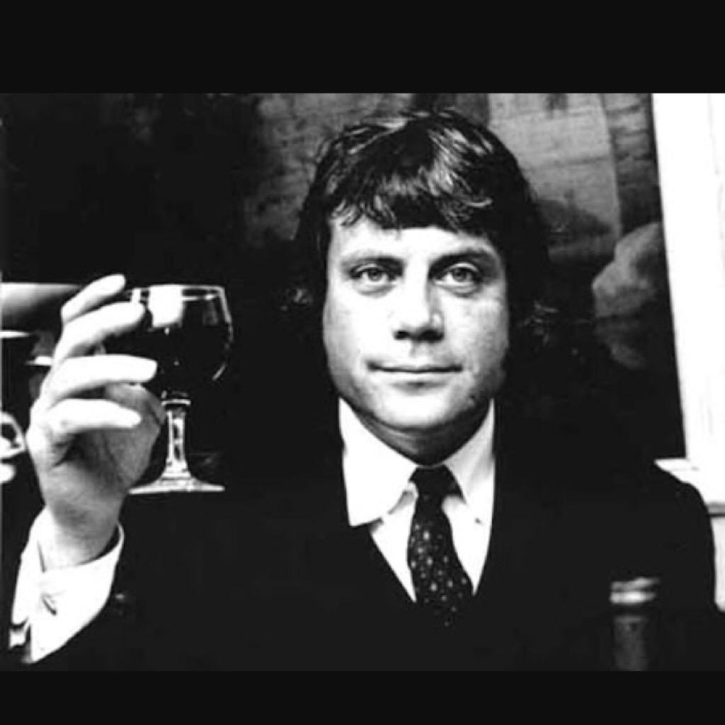 RegalRogue's tweet photo. Join today if you dare for #Roguehour @SWofPutney 5-730pm for a toast, quaff &amp; jolly good time! #vermouth #aperitif http://t.co/PbE1RbmsB8