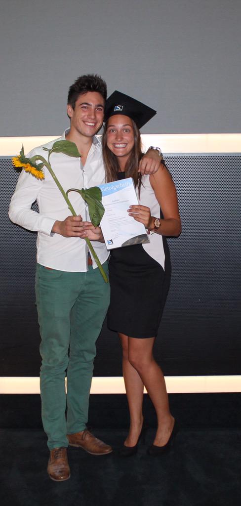 JZantingh1993's tweet photo. Diploma officieel binnen! Happy 😃 http://t.co/gPJPKKPUqs
