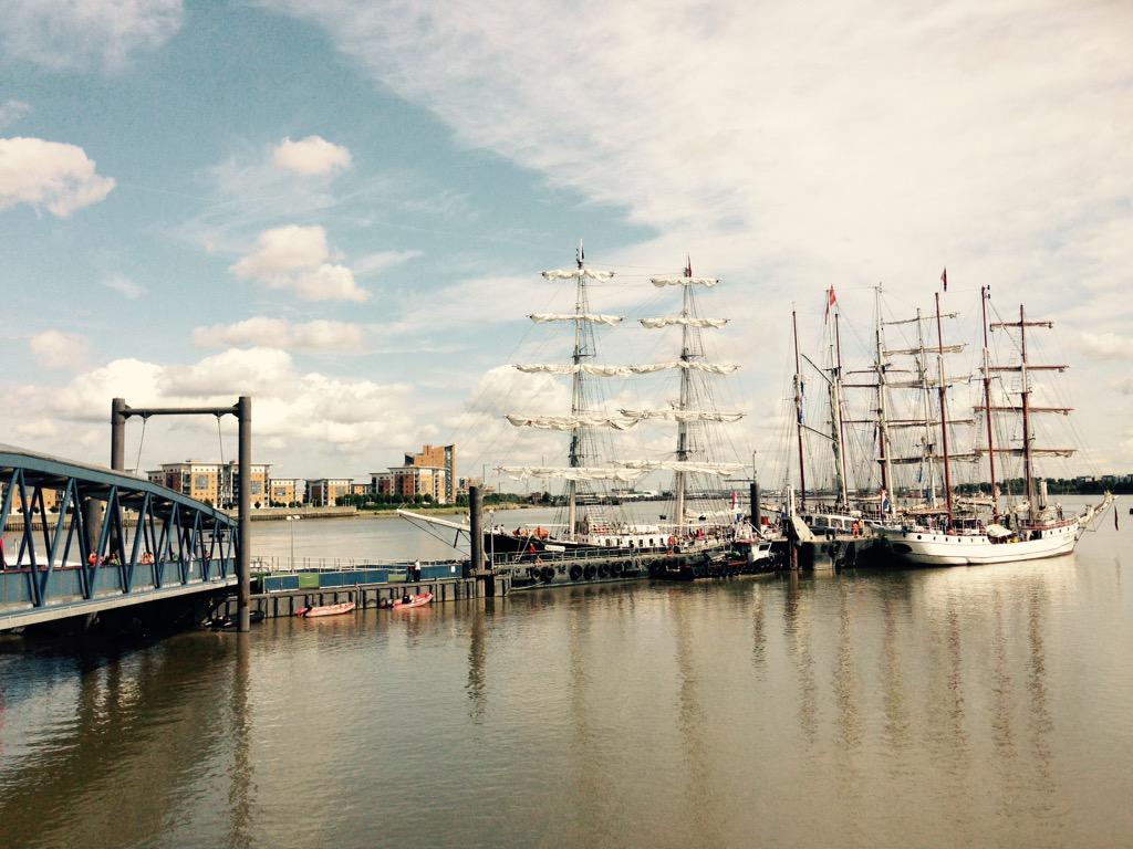 How lucky are we to live in #Woolwich @RAFarmersMkt @Royal_Greenwich #TallShipsFestival