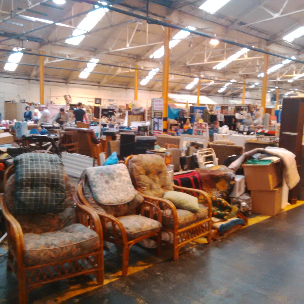 reviewwales's tweet image. Just discovered the delights of Resolven&apos;s Rheola Market. I&apos;ve never seen so much... stuff! #endlessbrowsing