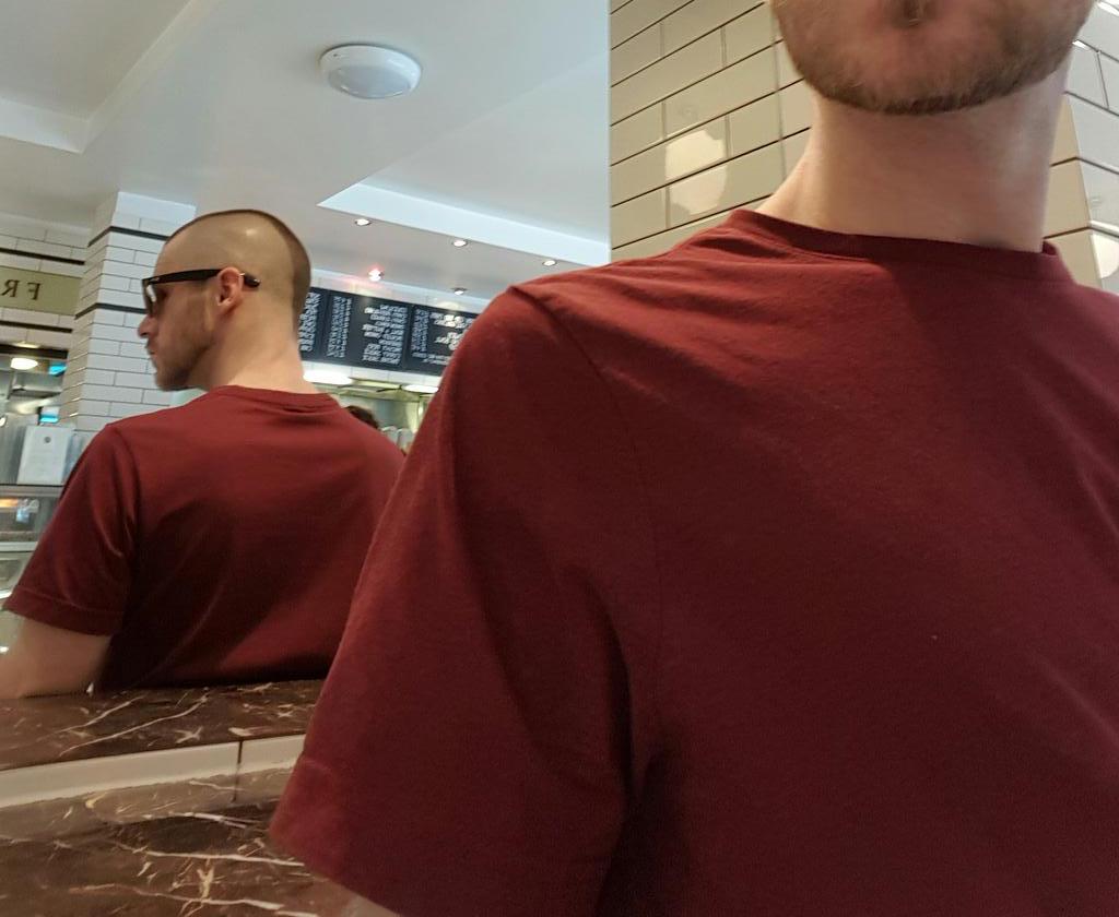 brineferry's tweet image. GaGa was in this chippy 
 #tableoutside😎
😝💨💨💨💨💫💫💫