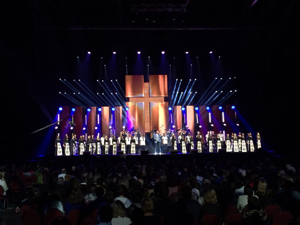 CapeFreelance's tweet photo. Wow, what an opening at the Tygerberg104fm Gospel Skouspel. #GospelSkouspel #gospelskouspel2015 http://t.co/g9aVq6izGA
