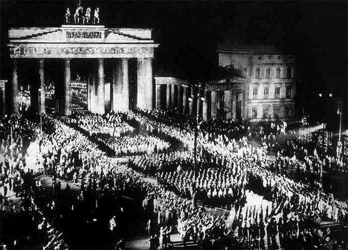 Check Out What Brandenburg Gate Looked Like  in 1933 