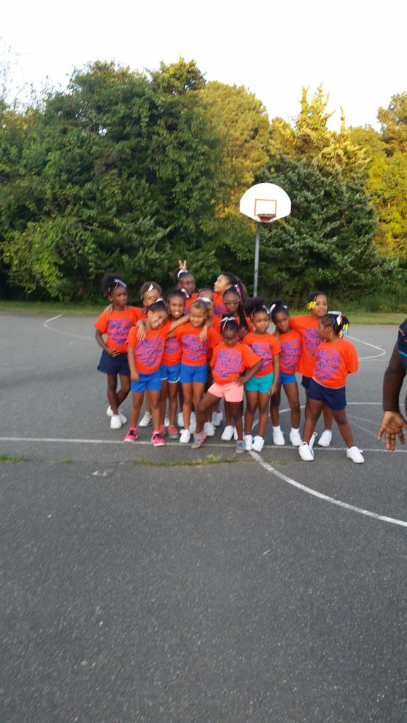 cj42275's tweet photo. West lake bulldogs cheer leaders http://t.co/M6qNRbWOYI