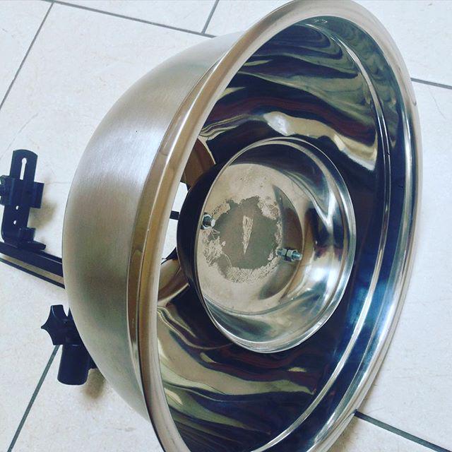 LucasPitcher's tweet image. #homemade #lightmodifier #beautydish - this morning&apos;s #project - gives a crispy, almost ri… ift.tt/1NNDgwE