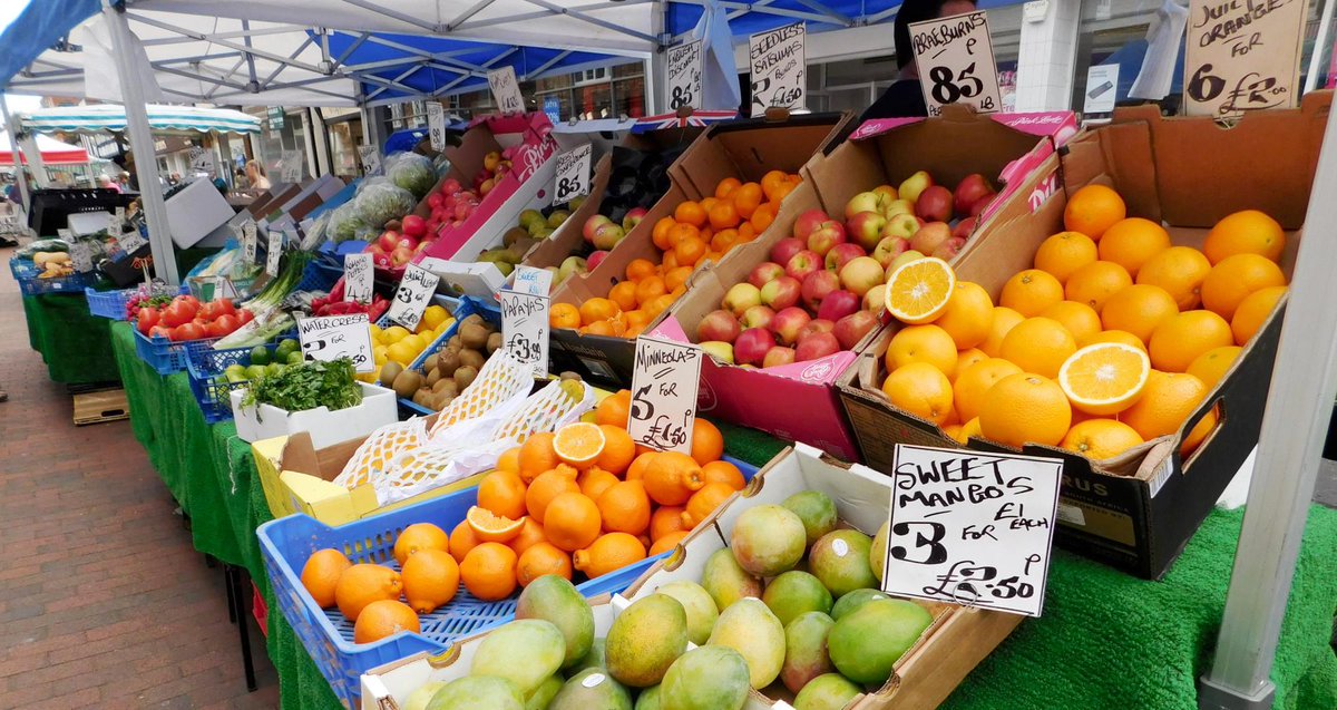 roz_barber's tweet photo. Love these Farmers Markets! @LoveGodalming @SWSFarmMarkets. Another reason to move here! @LeadersLimited http://t.co/x52EzuElRf