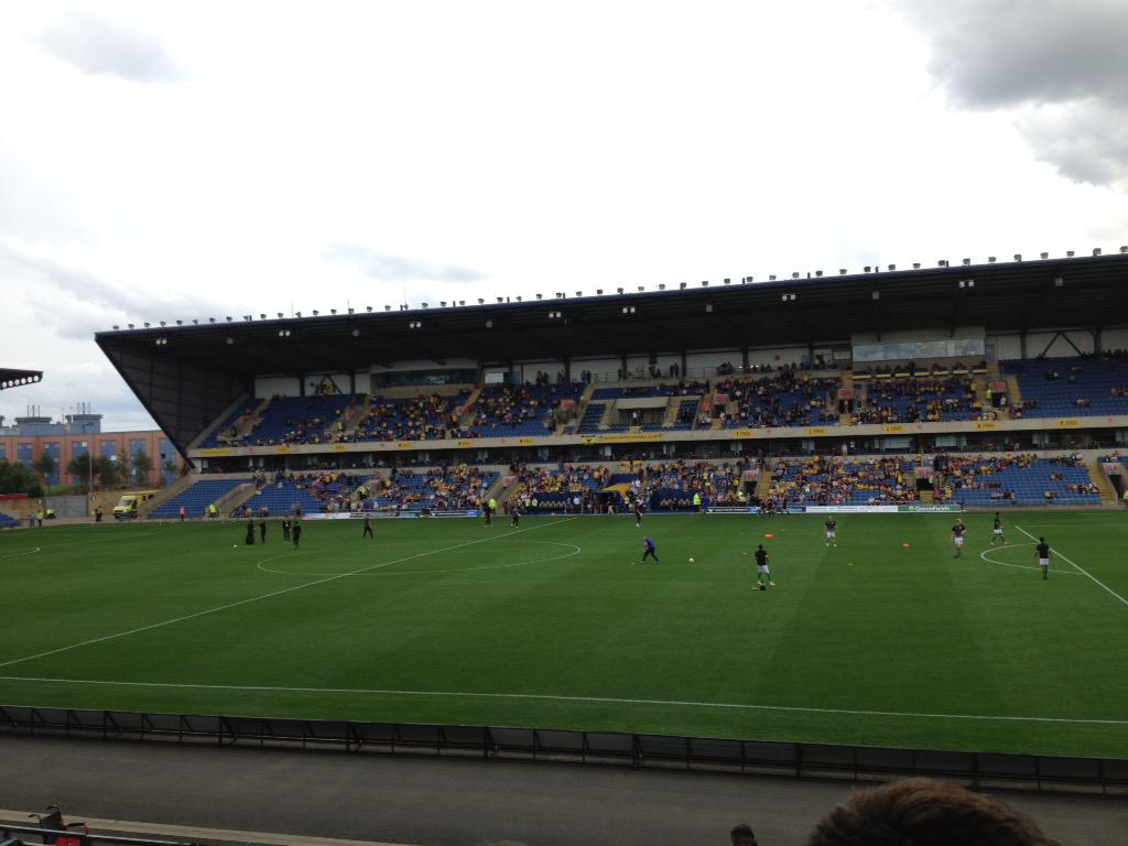 KanteEdition's tweet photo. At the Kassam stadium come on Yeovil! #ytfc http://t.co/wu1S43d78v