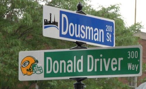 Donald_Driver80's tweet image. How it all started. Statue and street sign. #PackerForLife