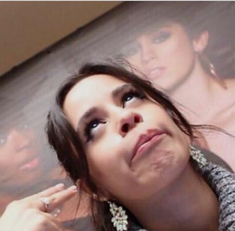 Victoriamvm_'s tweet image. Yo viendo las ofensas  de las directioners jajaja  #SoyCoder
