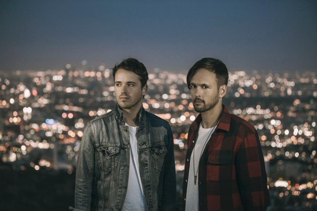 AppleMusic's tweet image. .@mikefantastic &amp;amp; @KeithWHJeffery do it again with #InanimateObjects. 
This is @atlasgenius: apple.co/InanimateObjec…