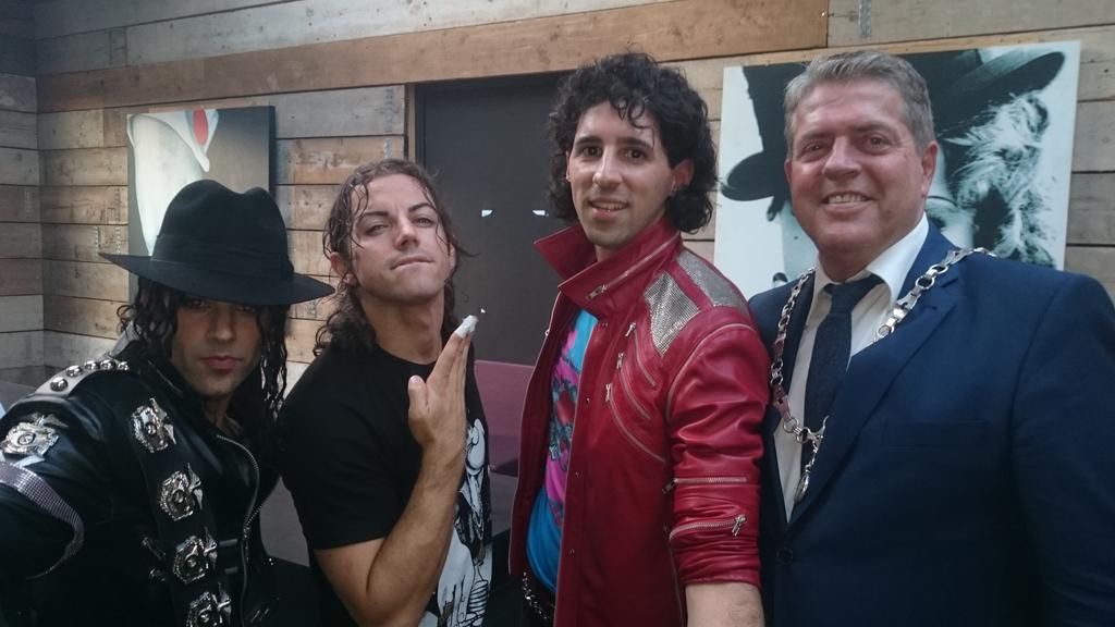 Michael Jackson's verjaardag <a href="/QuatreBrasBest/">Quatre Bras</a>. Mooie tribute.