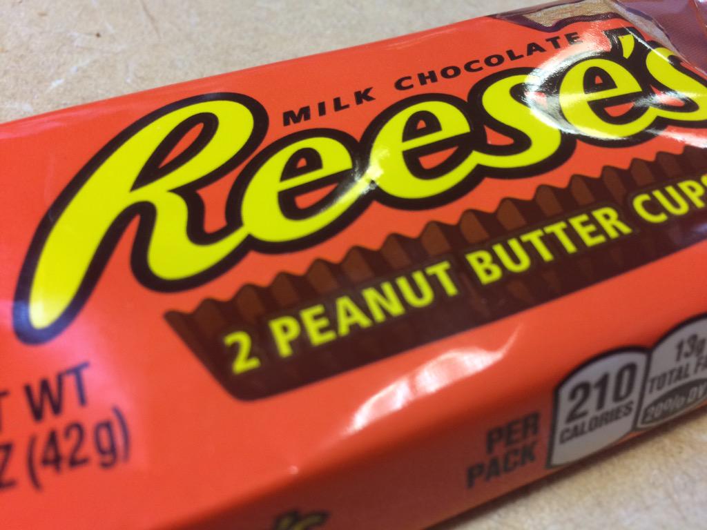 Stopped by @PlanetPizza #Ridgefield and got candy for a cause. Plus the BEST pizza in town. #🍕 #RDGOpenGroup