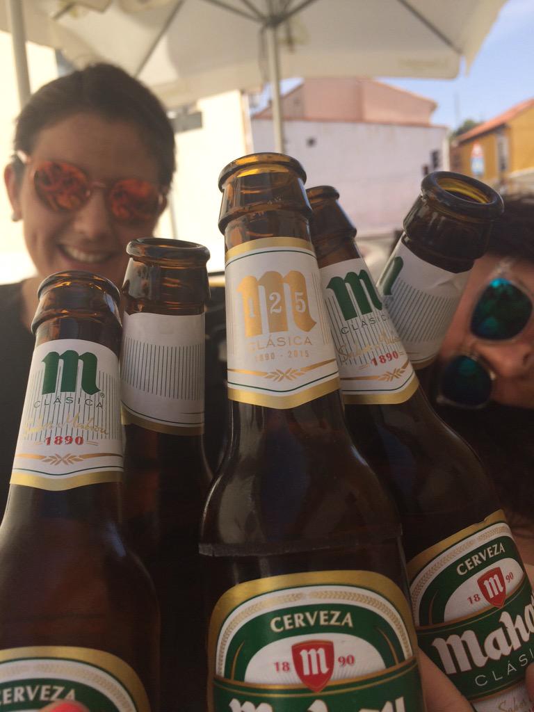 Taniusky9's tweet photo. #Tapeando #Villalbilla #DeCerves #DeLaVerde @CeciliaLaborda @IsadelAmo @isaalki y Bea http://t.co/s9aYtqTuRt