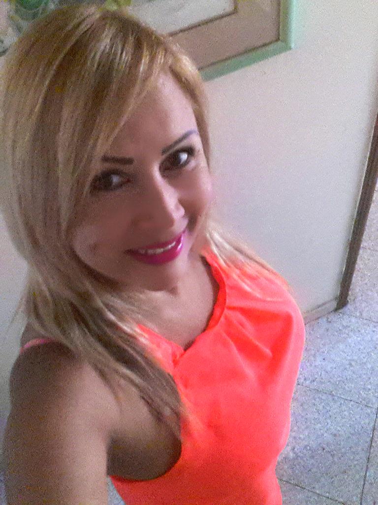 thibisay0201's tweet photo. #sabadodeshopping #SabadoDeGanarSeguidores #saturdayFree saludos a 👋. @Kary33leo @leokamis @ramiroparisi #Argentina http://t.co/UR4T0pM7dc