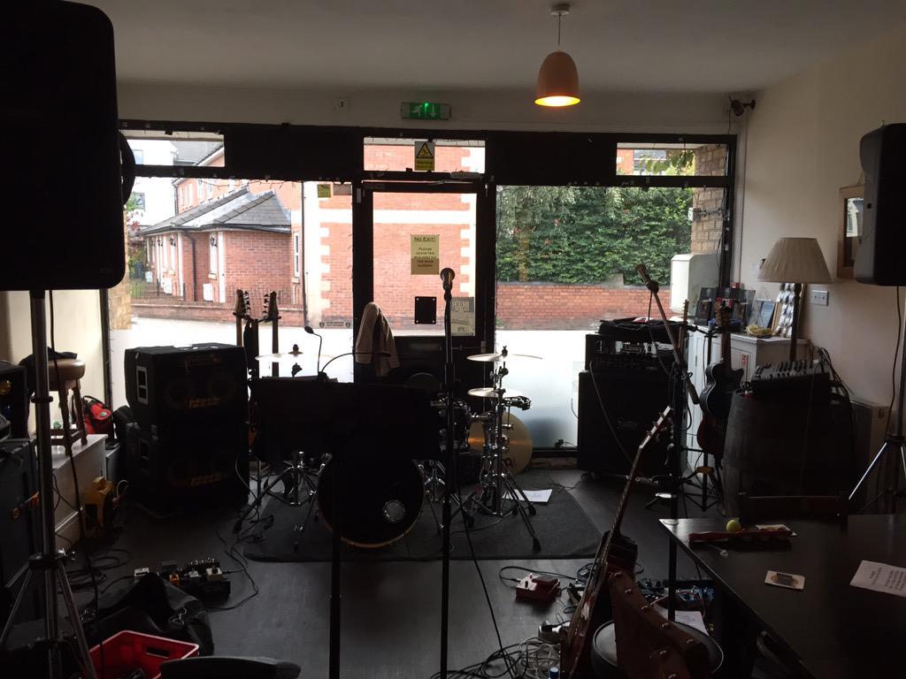 StuartSpeight's tweet photo. Sound checked and ready to rock at the Beer in Hand! http://t.co/p2e8Twbk1T