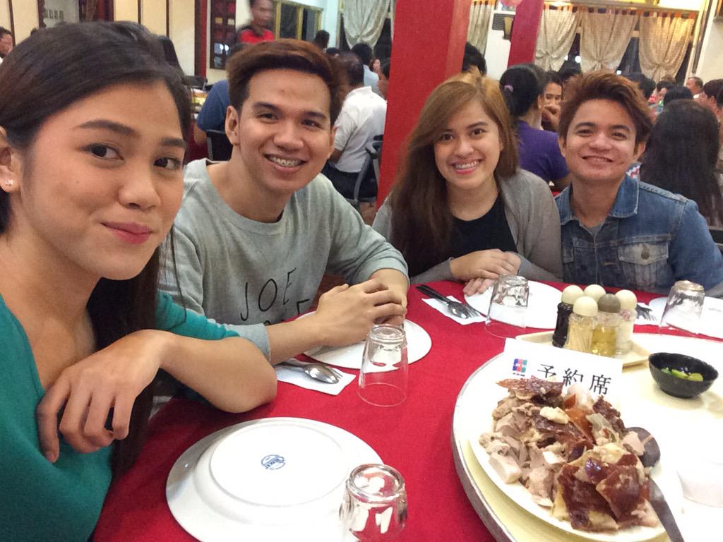 jezzzka's tweet photo. Fun night with my main bitchezzzzz 💓 We missed you, @nadinEndaya!!!😢 @ChrisEdjo @cediiee @annasordan http://t.co/fVB8h7ya9c