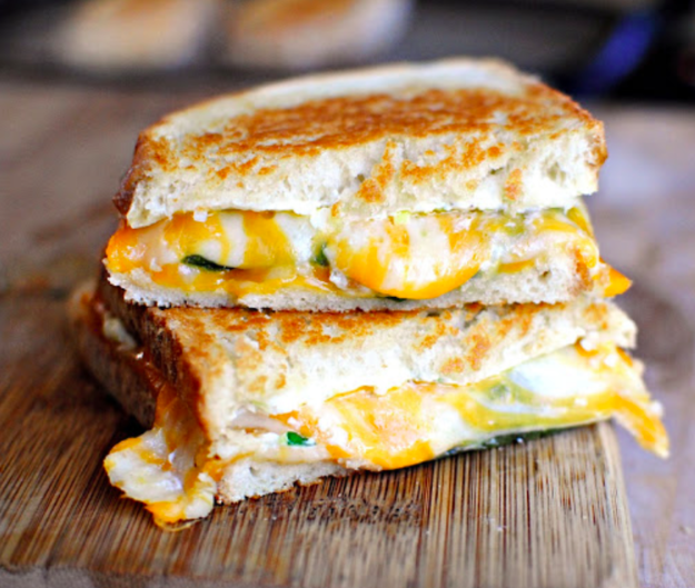 17 Single-Serving Comfort Foods Literally Anyone Can Make
buzzfeed.com/emilycarlo/tre…