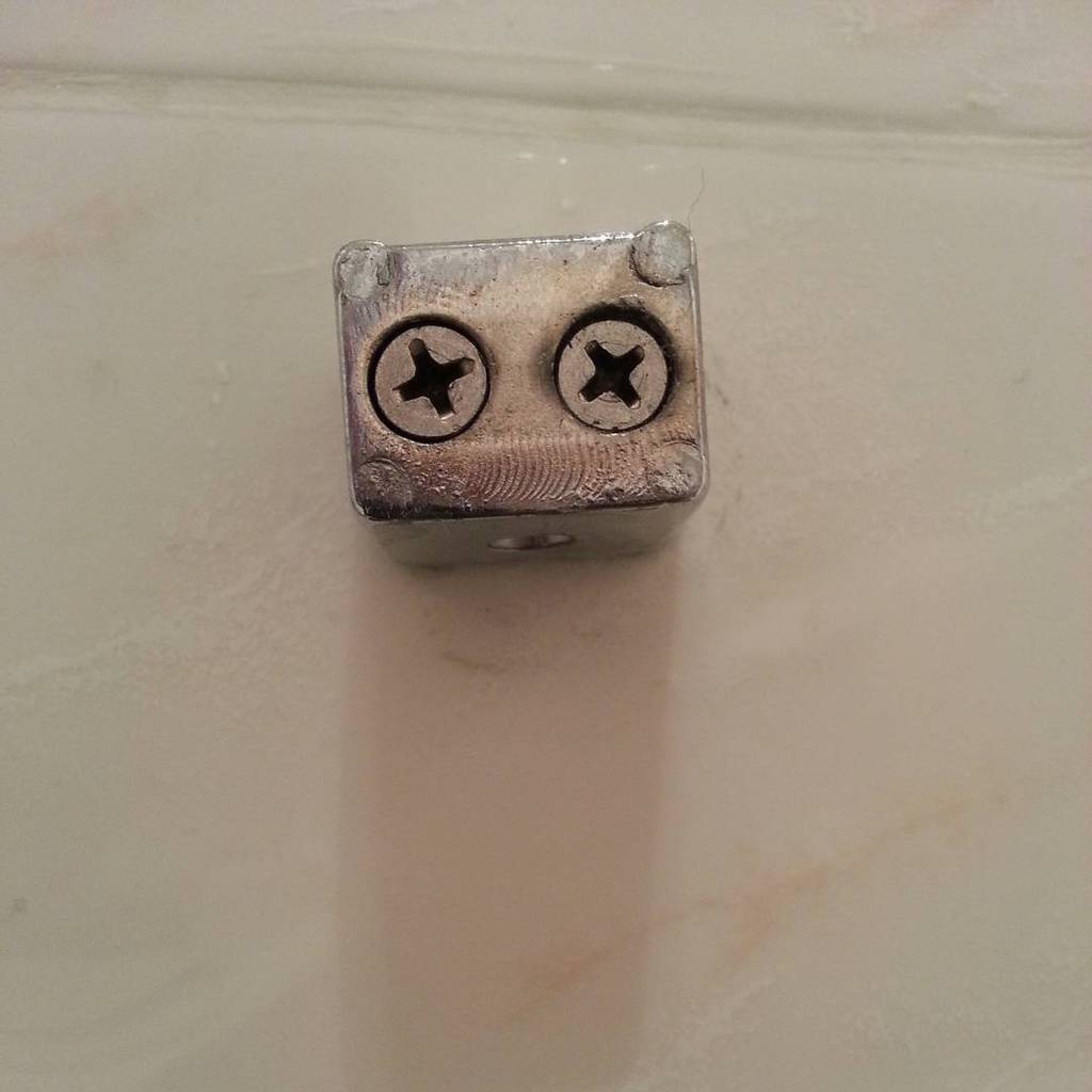 Otherbots's tweet image. How cute is this fella?
#robot #inanimateobjects #secretinnerlives #face #hiddenface by andrewtakesphoto