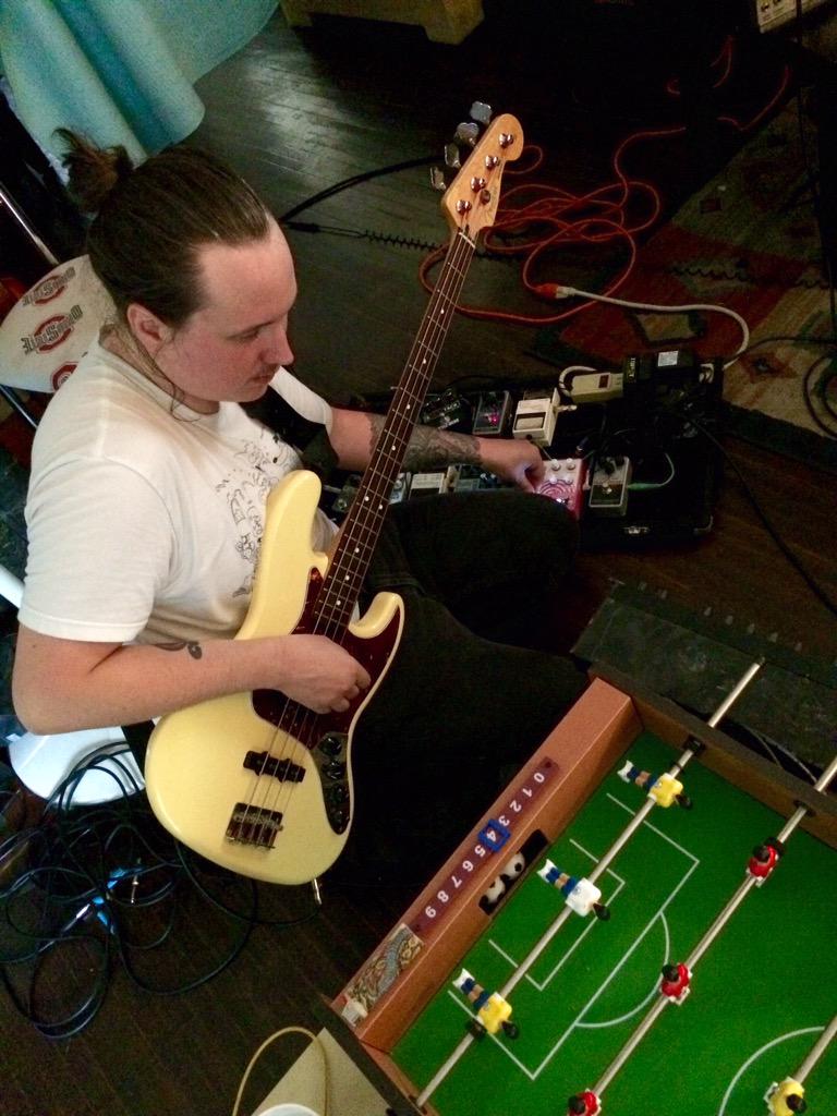 makin the space noise, thinkin bout the foosball #stewdiodaze #glassarrowaudio