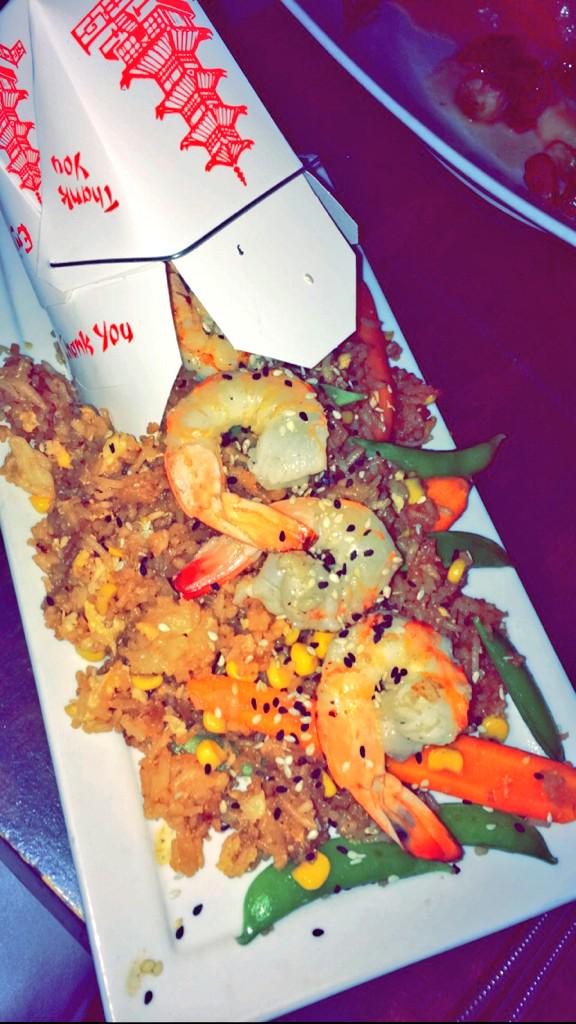 EmmaKatlen's tweet photo. 2 Cents shrimp fried rice heaven http://t.co/E4Bma4E4hJ
