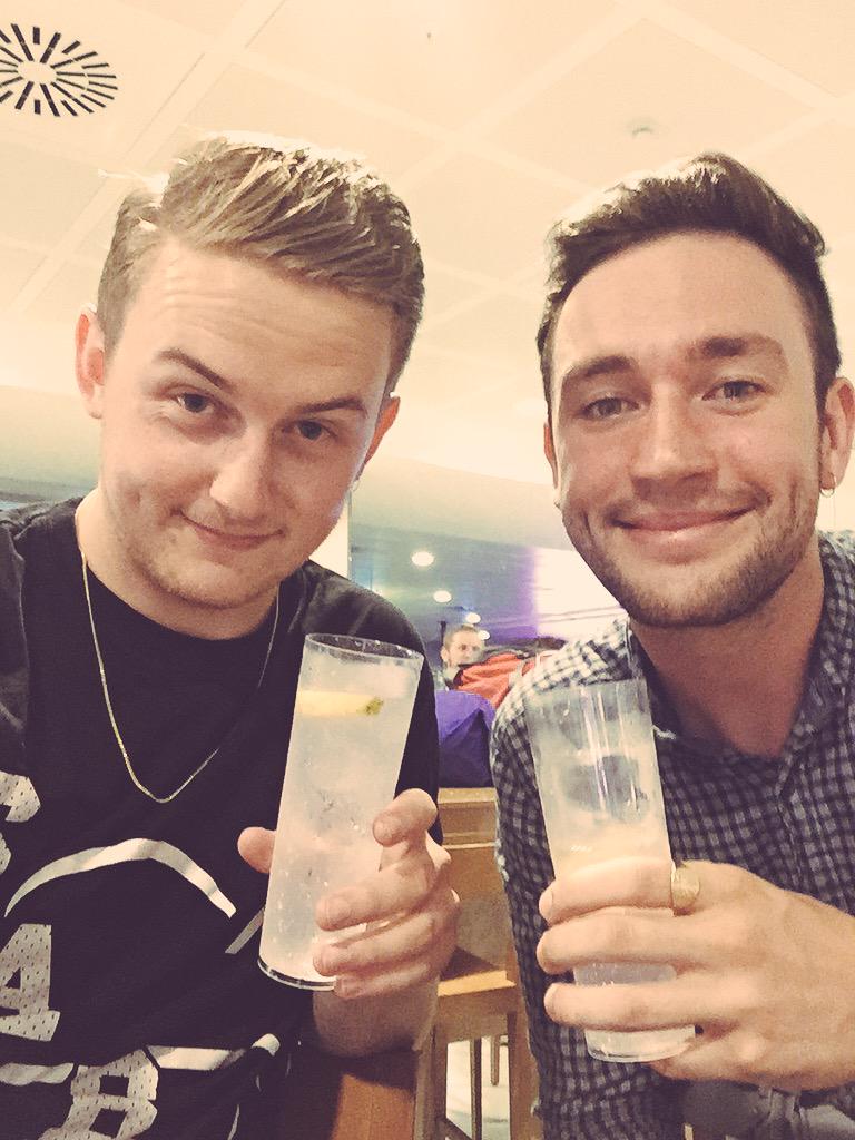 disclosure's tweet photo. Whilst you get ya knees fixed... @samsmithworld I'm hanging with another broken man 😆 http://t.co/v8XEwRtjVp