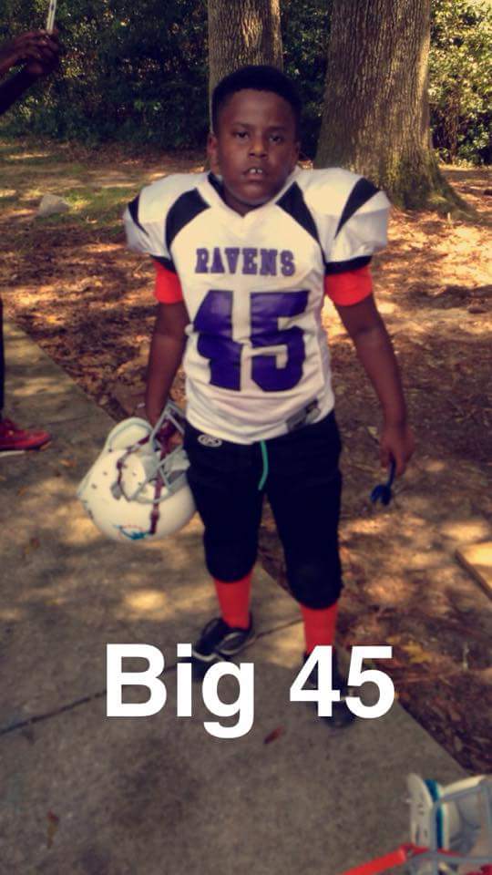 T_G_B_FOOL's tweet image. My Lil Nigga Turnt Up Today #ForcedFumble An A Few Tackles #MaysvilleDolphins 8year Olds Won 50-0 First Game 1-0