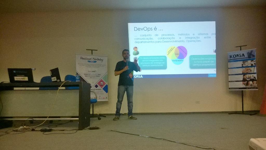 gumalheiros's tweet image. Guilherme Cardozo com #DevOps no #Pantanet Birthday!! #Konia