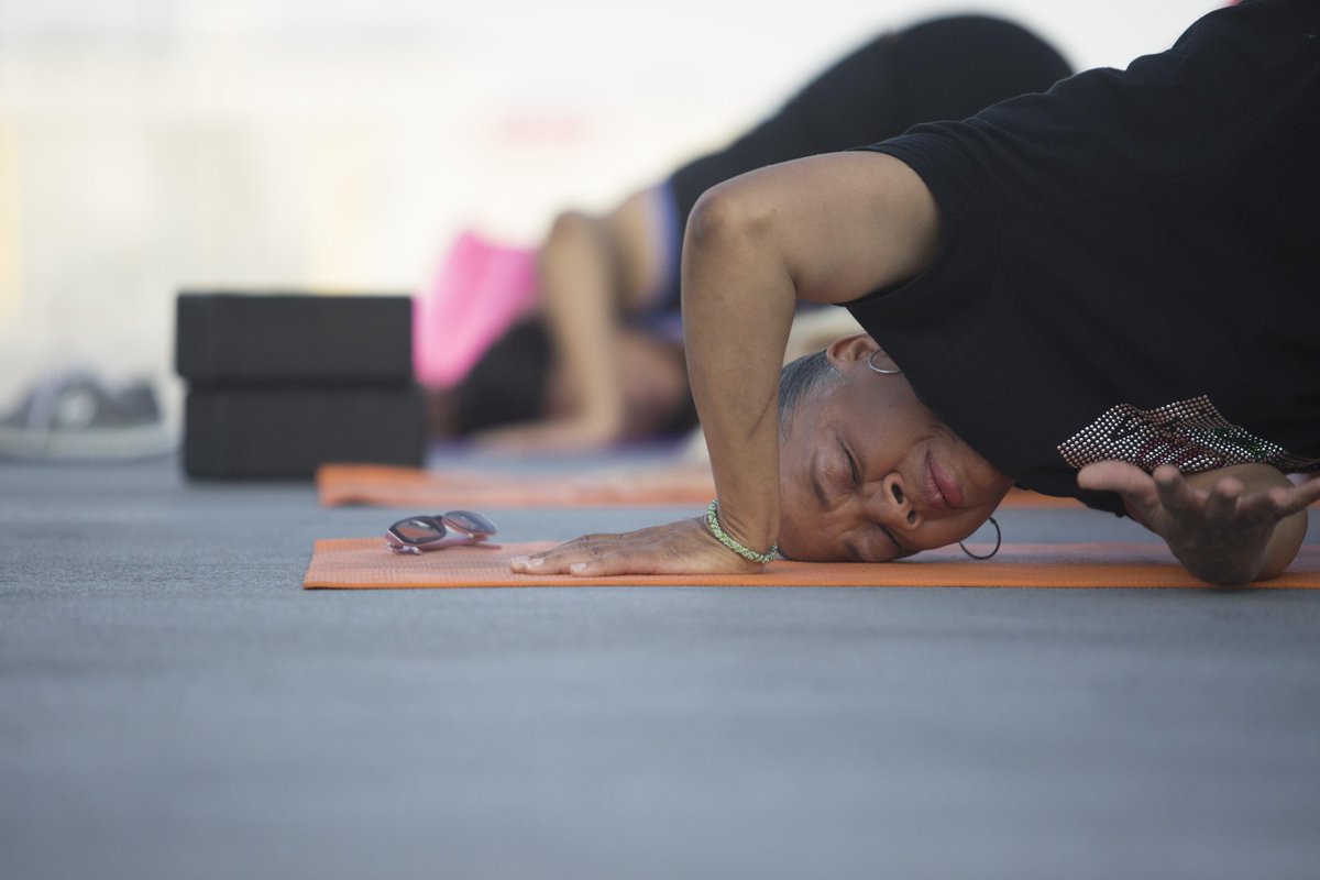 PhotOgden's tweet photo. Fave photos from Image Reborn's yoga on a rooftop! #yoga #breastcancer Check for the story at http://t.co/RlOpkBaHwO http://t.co/LG6AD83Cct