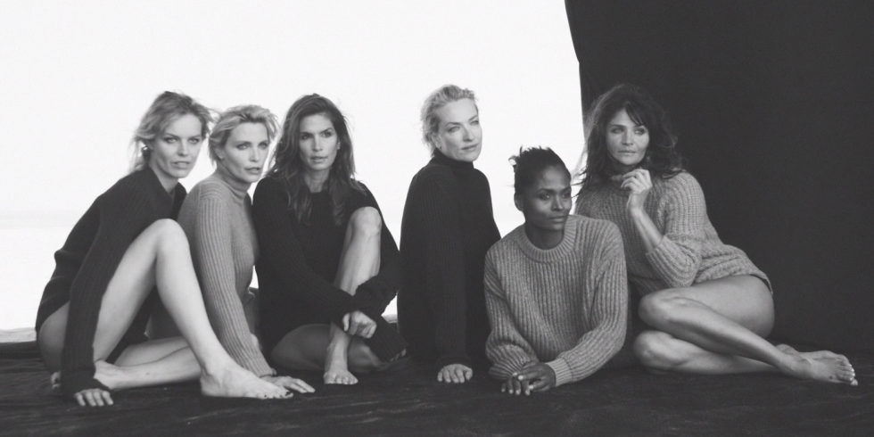 ELLEmagazine's tweet photo. There are supermodel reunions, and then, there are SUPERMODEL REUNIONS. http://t.co/rrFAJmLZst http://t.co/p1XhHk3ljX