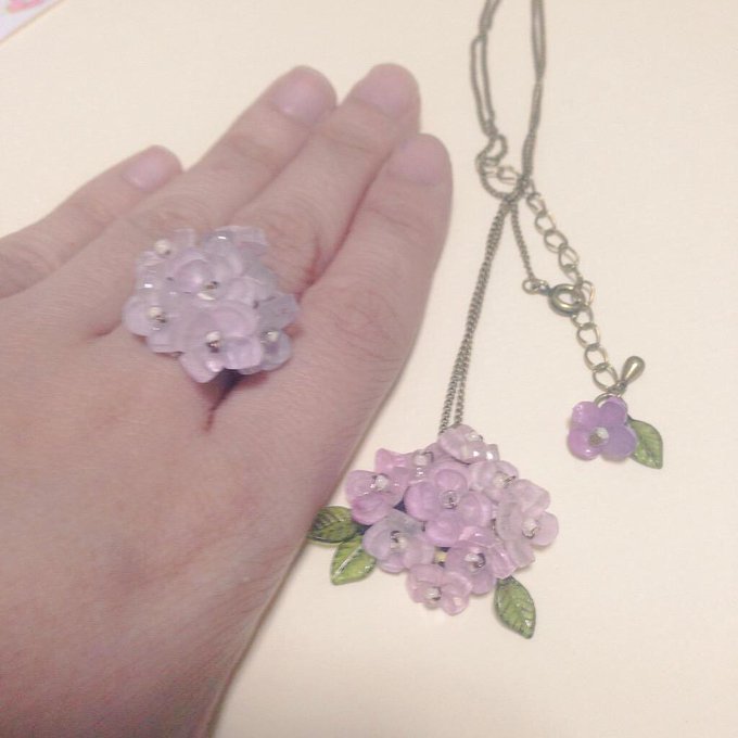 紫陽花アクセサリーのtwitterイラスト検索結果 古い順