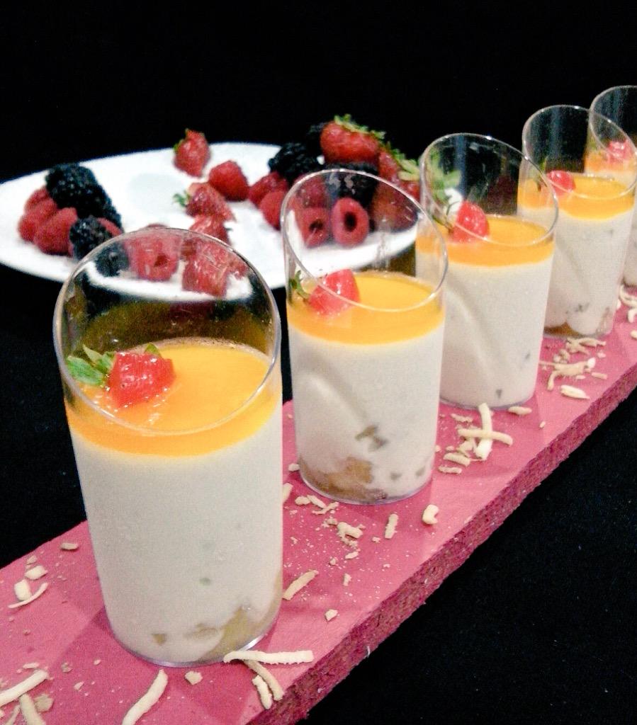 ChefFabiola's tweet image. Mousse de piña colada. Eventos y banquetes lazos.