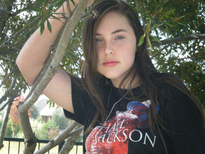 Today is a wonderful day for middle school me who lived in this sick Michael jackson tee. happy birthday Michael ily 