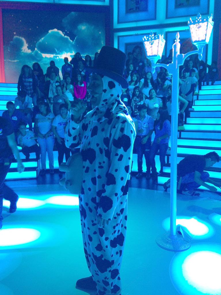 Nuestra hermosa y muy querida #CheVaca está de vuelta en Sabadazo esta noche con mucha mas actitud. ¡Mírala!😂🐮🎉