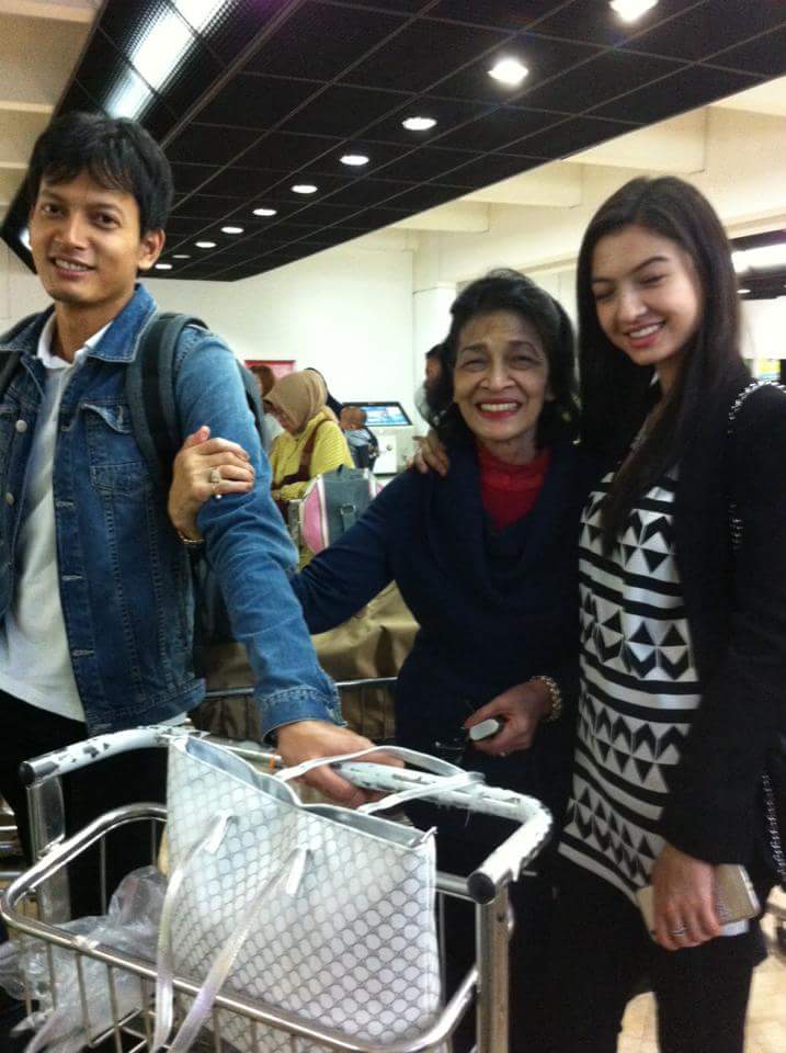 Keakraban kluarga <a href="/ralineshah/">Raline Shah</a> di Medan dgn tante tity nuril ibunda <a href="/realfedinuril/">Fedi Nuril</a> 😆😆😆