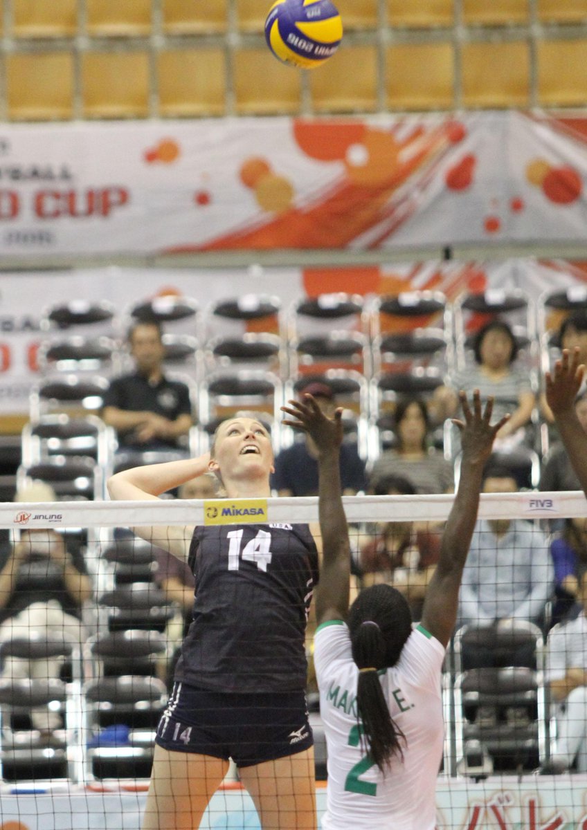 #USAVwnt wins Set 2 25-16 to go up 2-0 v #Kenya. Fawcett 10pts, Easy 8pts in #FIVBWWorldCup. bit.ly/830WNTvKEN