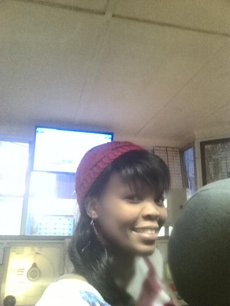 fmamkeli's tweet photo. Boredom, Have a lovely Sunday! As I Hustle http://t.co/nhs8S98LNY