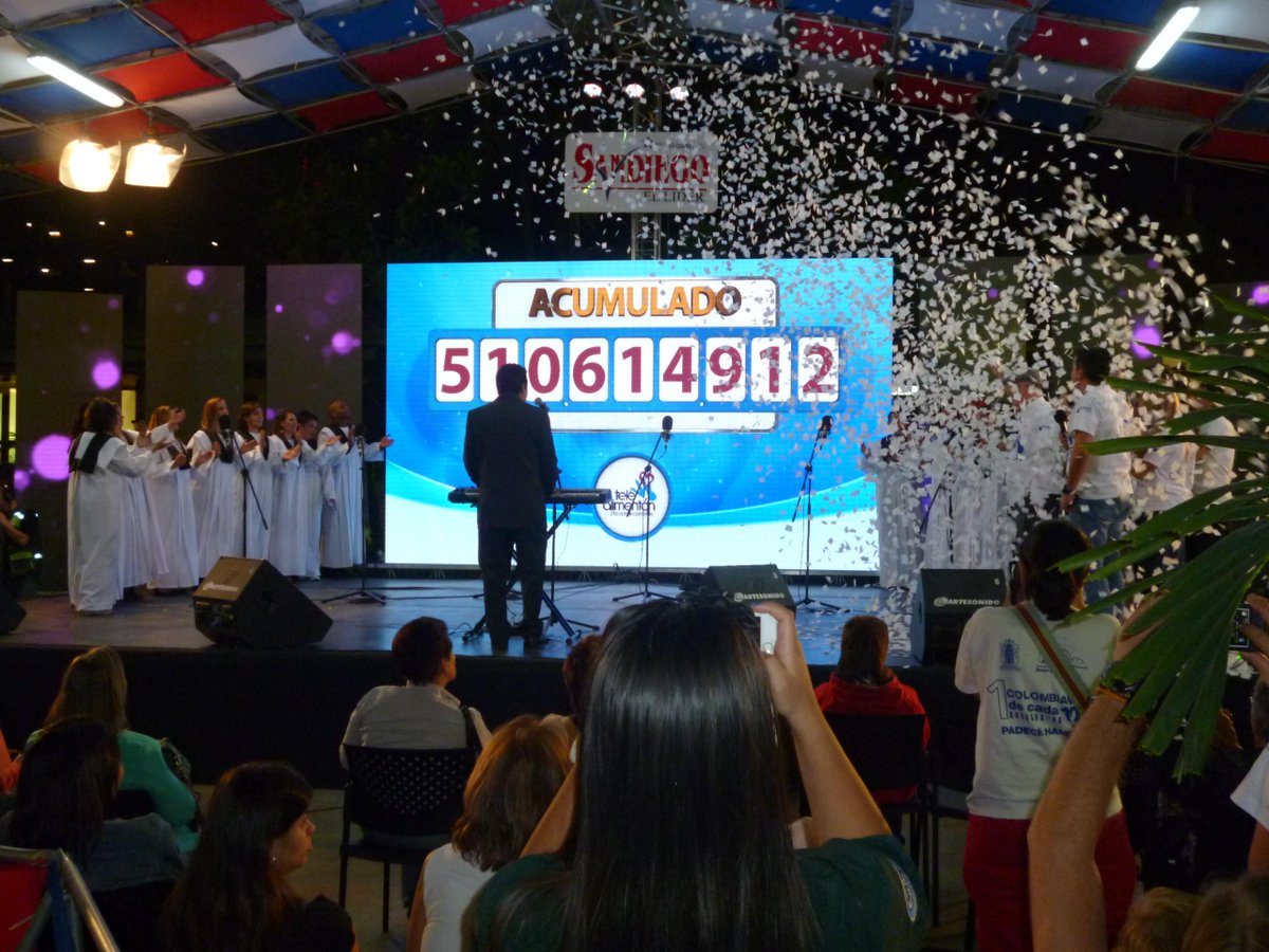 FUBAM1's tweet photo. Gracias por compartir #Telealiementon2015 #DaconElCorazon @Canaltelevid @Teleantioquia http://t.co/quxOskFx5y