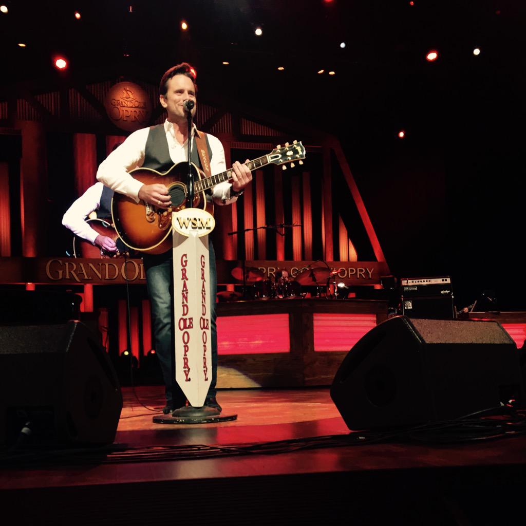 opry's tweet photo. "It's gonna be a HOT ONE!" -@CharlesEsten, ❤️ the new single! #HotOne #Opry #Nashville http://t.co/B34KUroASC