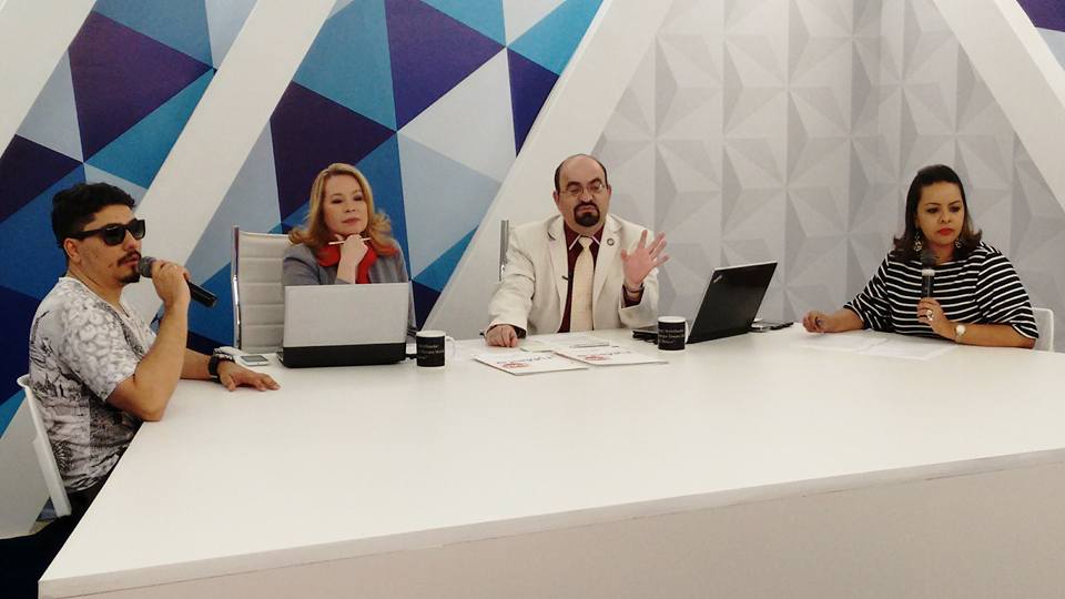 ReporterEletron's tweet photo. No @Masterizando com #YuriCarvalho #BandaADZ @BethMenezesPB e @GiovanniMeirele ao lado de @AnneKSFernandes #Canal20 http://t.co/bIYhEqJcHw